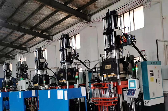 Rubber injection machine